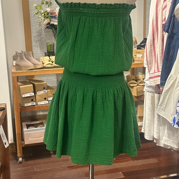 💚 Bobi Smocked Tube Dress in Grass Green – Size Medium – NWT 💚 - Picture 5 of 5